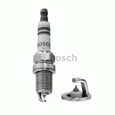 FR7KPP33+ - Bosch Spark Plug (1)